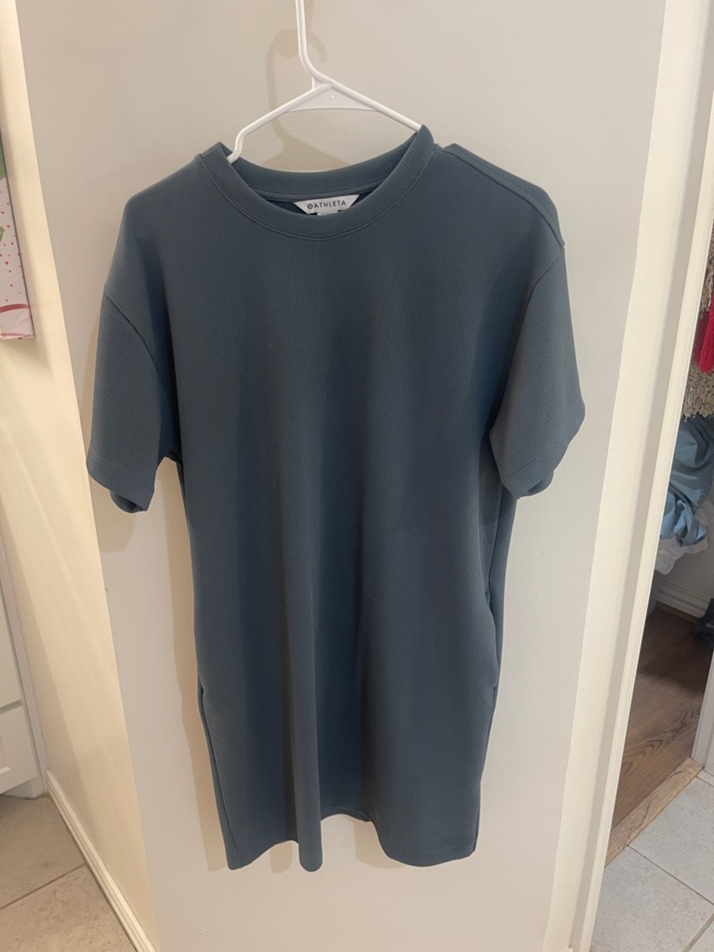 Athleta Wonens Short-Sleeve  Tee Shirt Dress in Blue